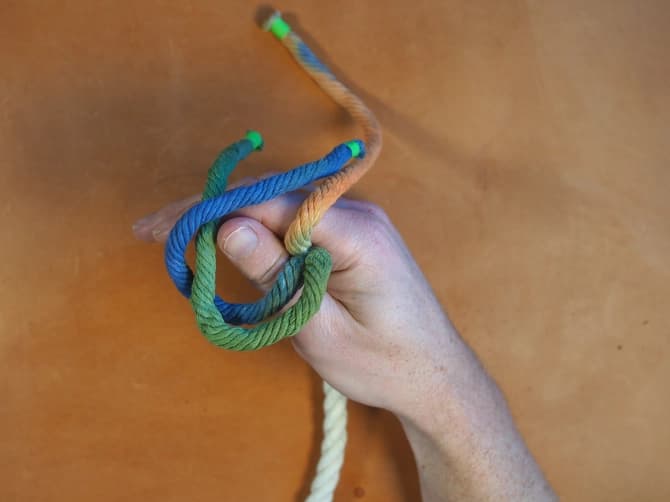 Ett rep uppdelad i dess kardeler