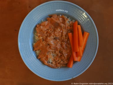 Korvstroganoff med ris och morötter