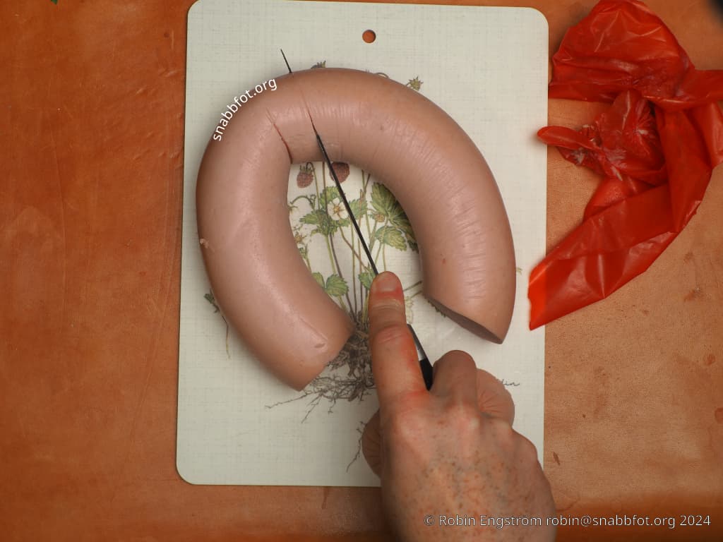 Korv delad på mitten